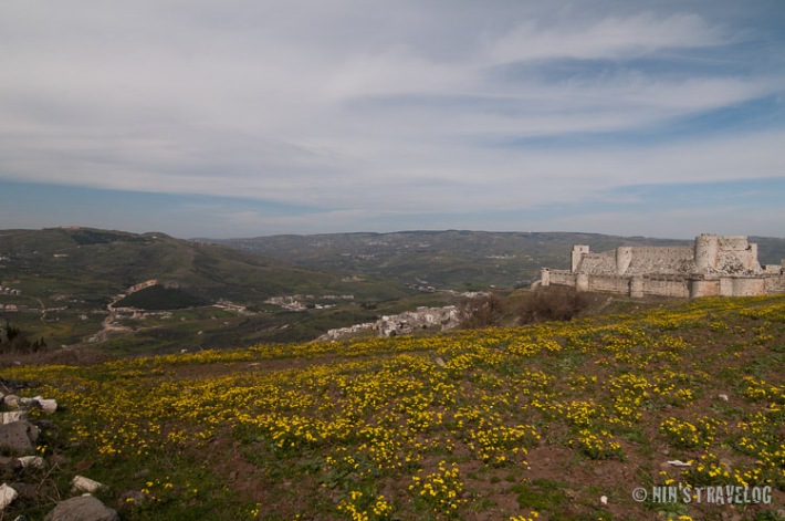 Krak des Chevaliers - lies between the cities of Tartus and Homs; situated in the Homs Gap, guarder the road between the Homs and the coast.
